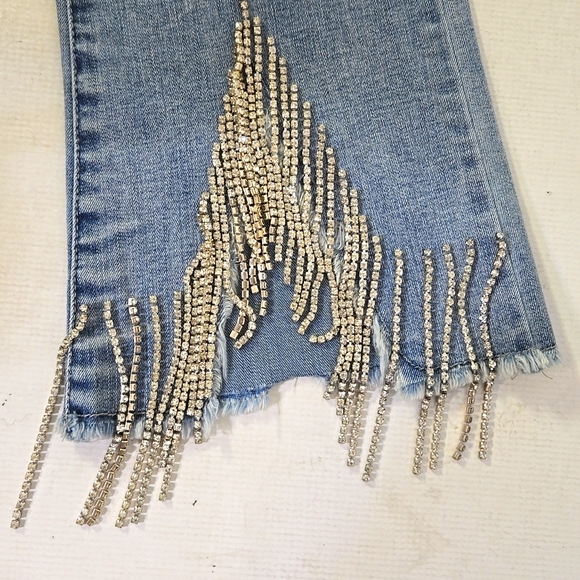Fringe Crop Jeans - Picture 7 of 9